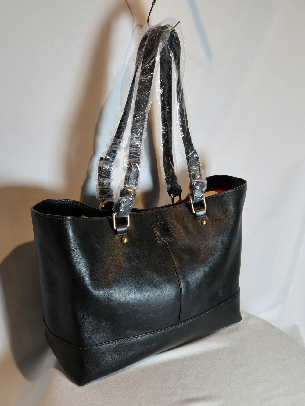 NWT Dooney & Bourke East West Chelsea Black Leather Tote Bag Dust Bag - Picture 2 of 16